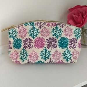 Cosmetic bag